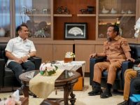 Gubernur Provinsi Sulsel, Andi Sudirman Sulaiman saat bersama Pelaksana Tugas (Plt) Direktur Jenderal Perimbangan Keuangan Kementerian Keuangan RI, Nufransa, di Kantor Direktorat Jenderal Perimbangan Keuangan, Jakarta, Senin 3 Agustus 2026.